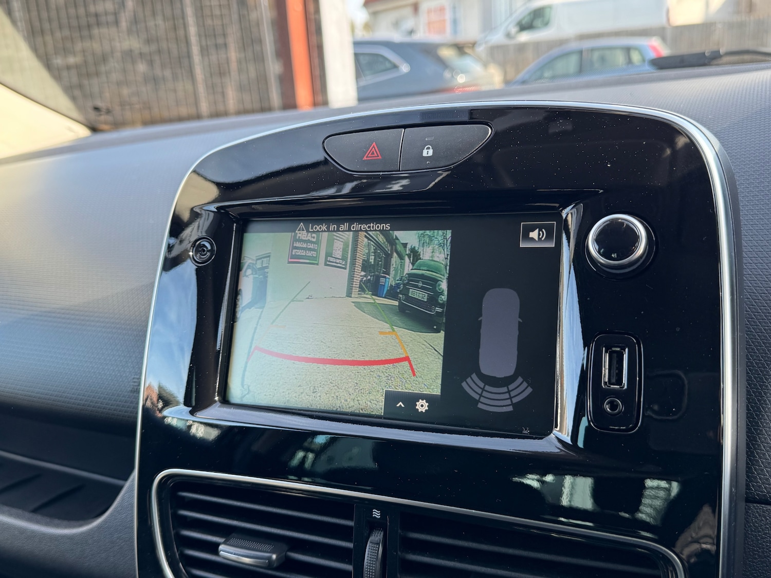 Used Renault Clio 2019 for sale - 78133684: Photo 15