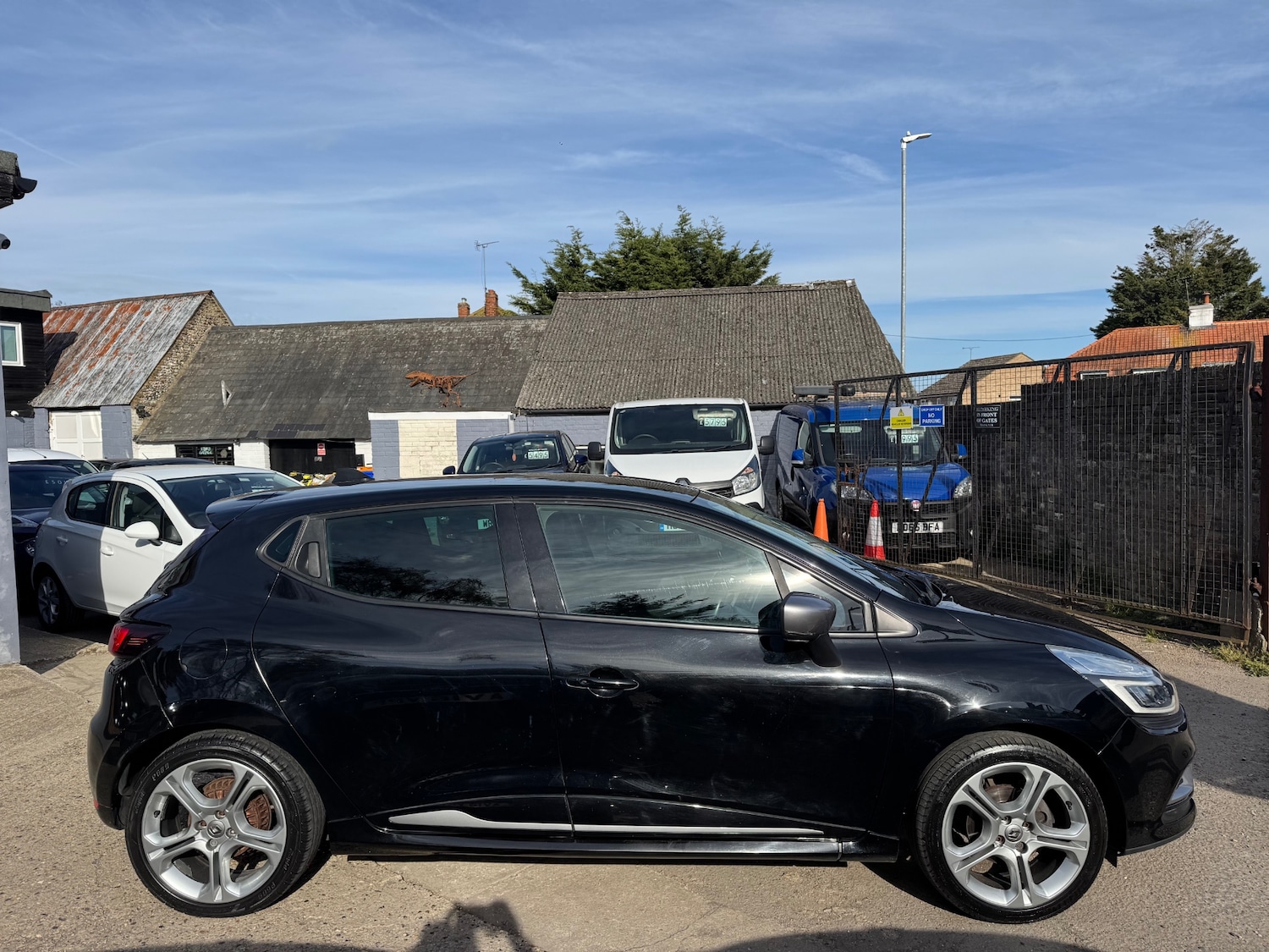 Used Renault Clio 2019 for sale - 78133684: Photo 4