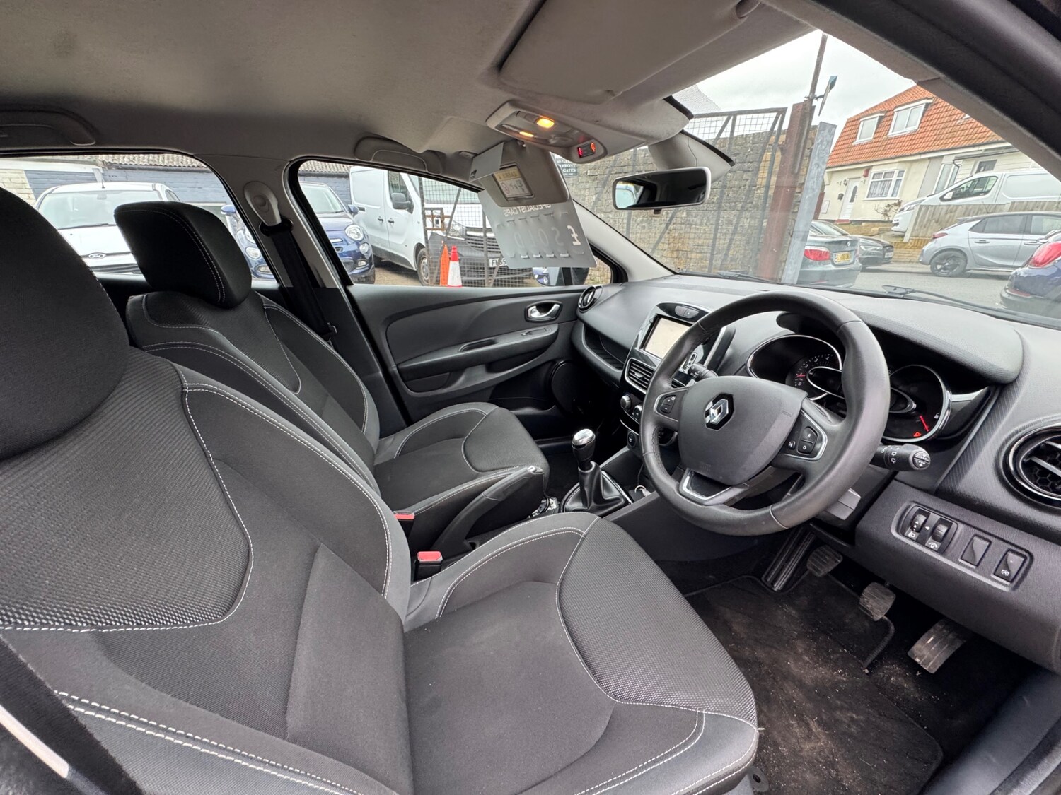 Used Renault Clio 2017 for sale - 77998704: Photo 13