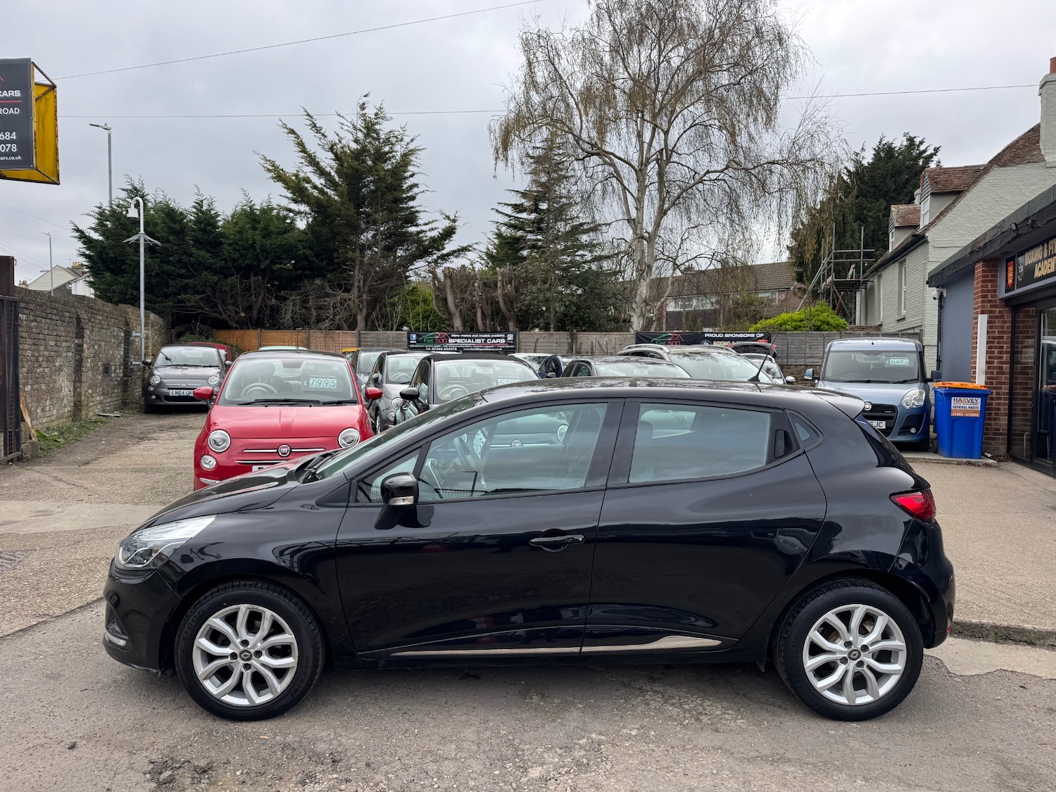 Used Renault Clio 2017 for sale - 77998704: Photo 2
