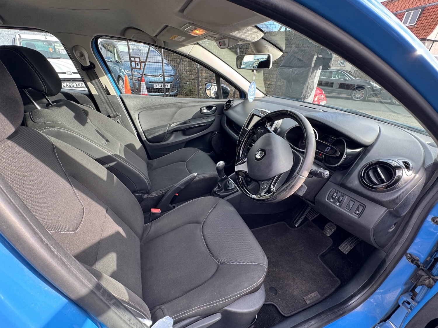 Used Renault Clio 2016 for sale - 77548614: Photo 12