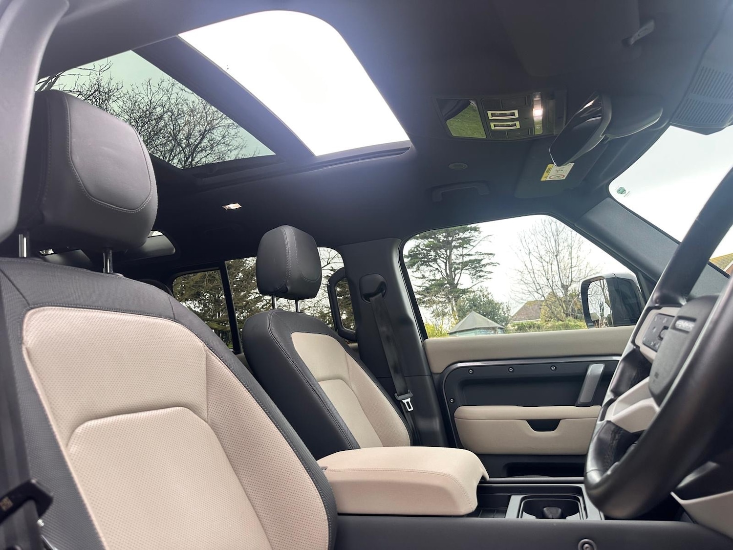 Used Land Rover Defender 2022 for sale - 77154760: Photo 15