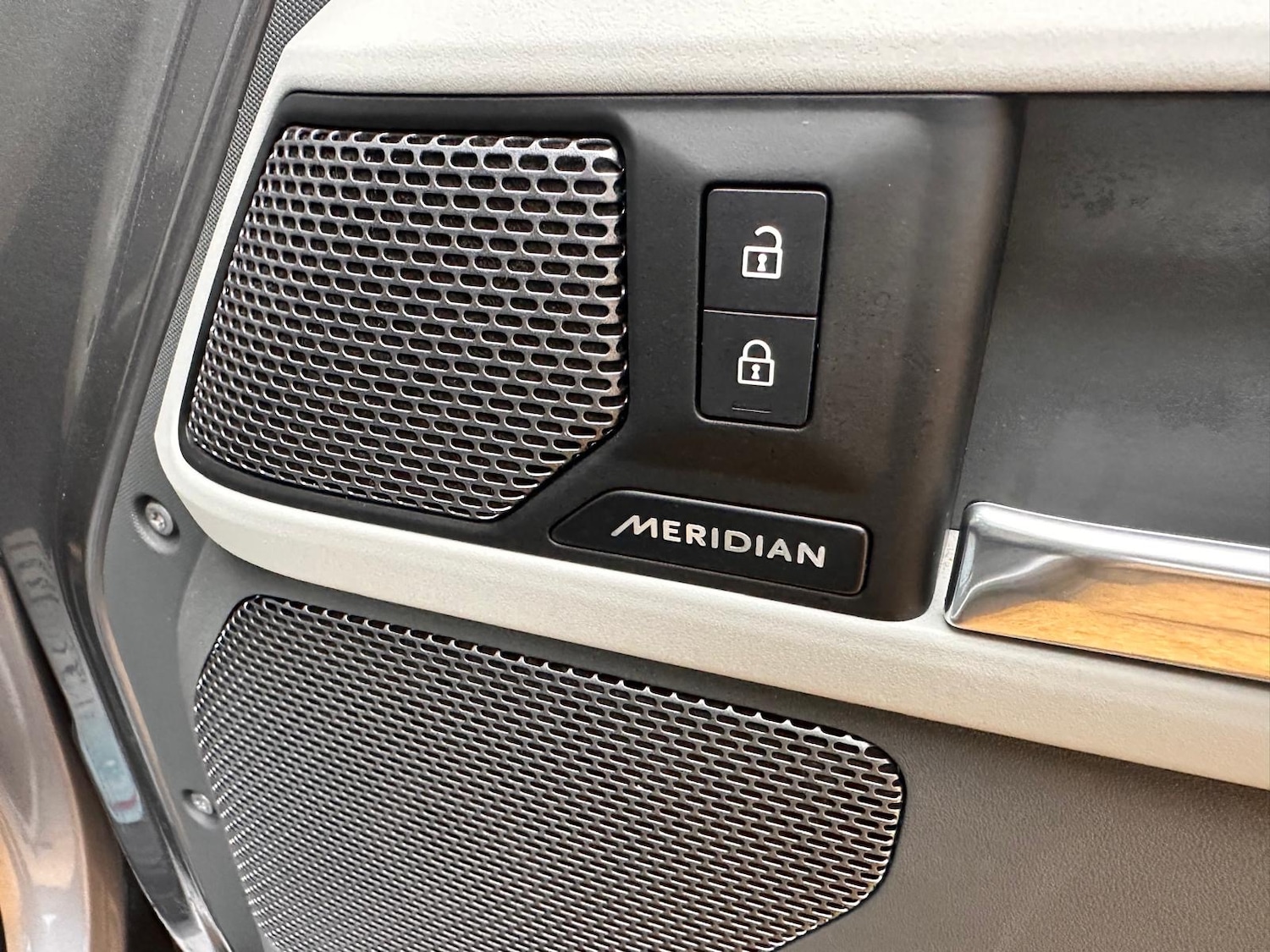 Used Land Rover Defender 2022 for sale - 77154760: Photo 16