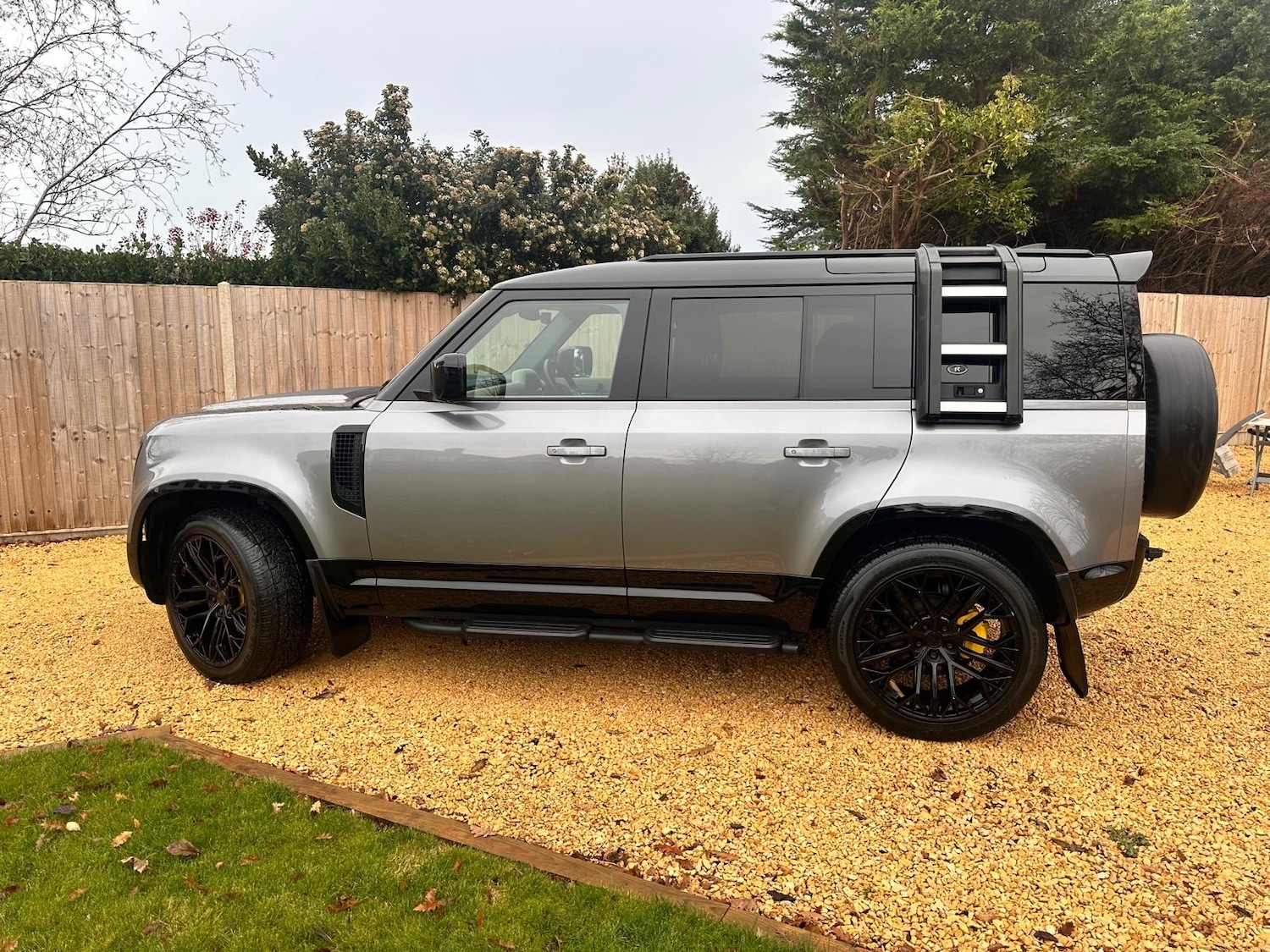 Used Land Rover Defender 2022 for sale - 77154760: Photo 2