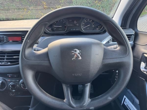 Used Peugeot 208 2017 for sale - 77339251: Photo 14