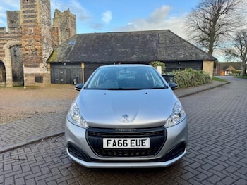 Used Peugeot 208 2017 for sale - 77339251: Photo