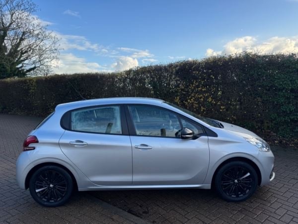 Used Peugeot 208 2017 for sale - 77339251: Photo 4