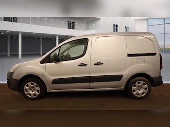 Used Peugeot Partner 2017 for sale - 76041636: Photo 2