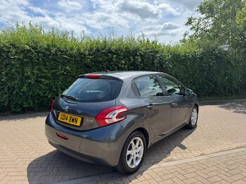 Used Peugeot 208 2014 for sale - 75295556: Photo