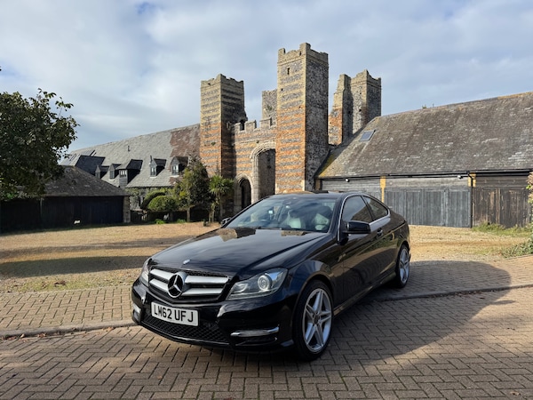 Used Mercedes-Benz C Class 2012 for sale - 76289678: Photo 1