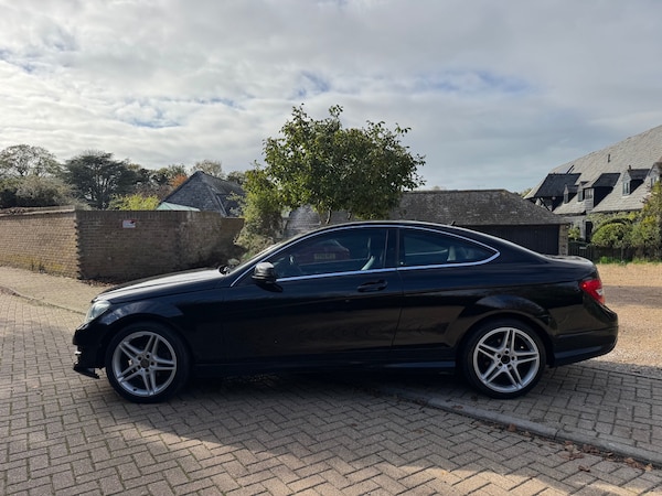 Used Mercedes-Benz C Class 2012 for sale - 76289678: Photo 2