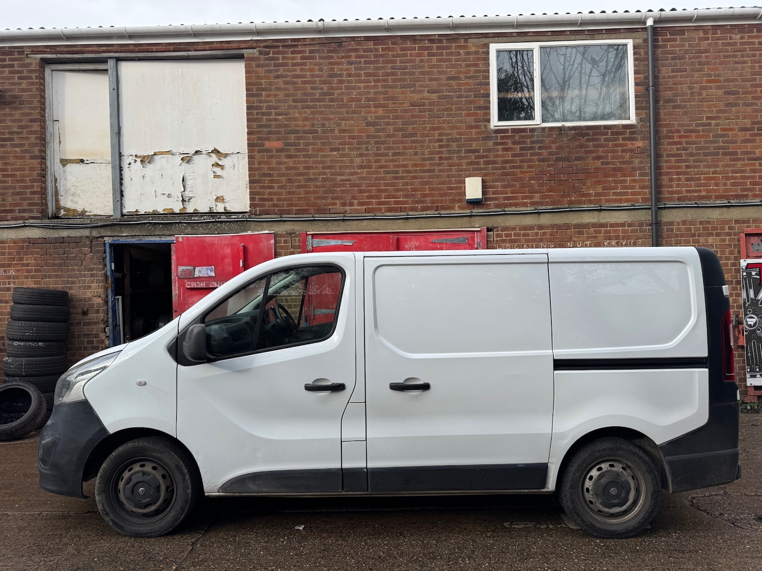 Used Vauxhall Vivaro 2016 for sale - 77578068: Photo 2