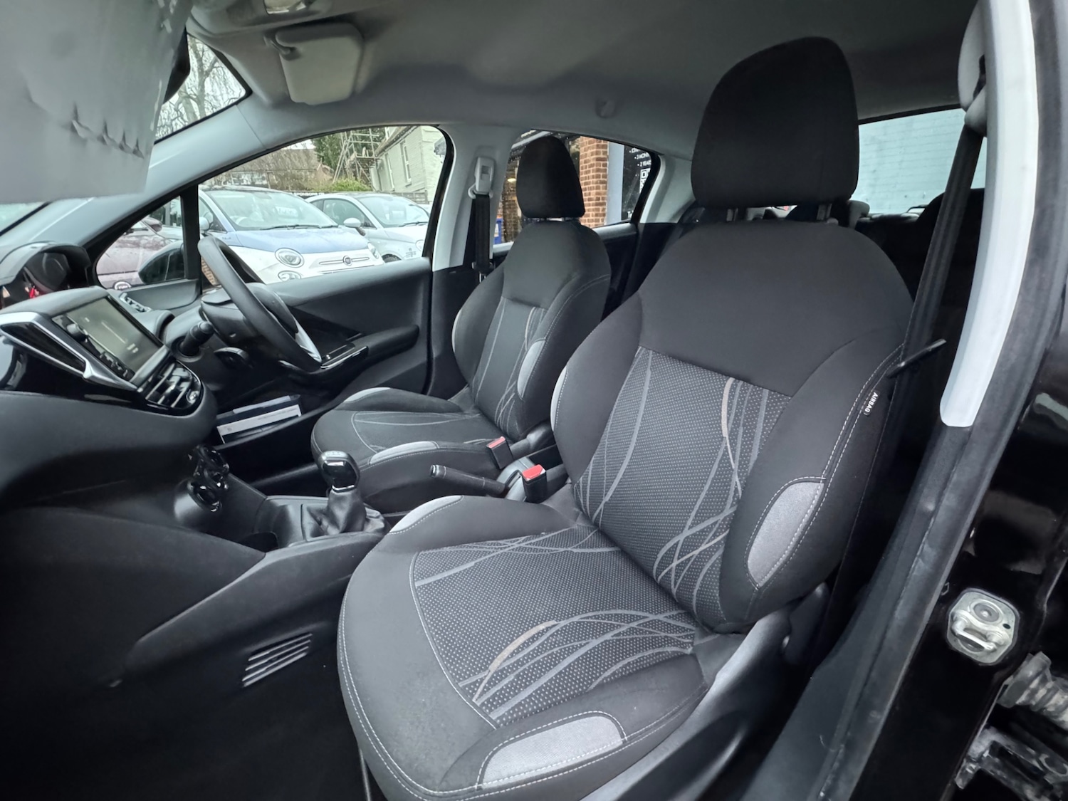 Used Peugeot 208 2015 for sale - 77659608: Photo 11