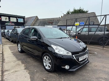 Used Peugeot 208 2015 for sale - 77659608: Photo
