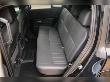 Used Land Rover Defender 2023 for sale - 79044719: Photo