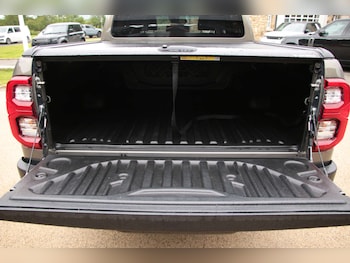 Used Toyota Hilux 2026 for sale - 78938824: Photo