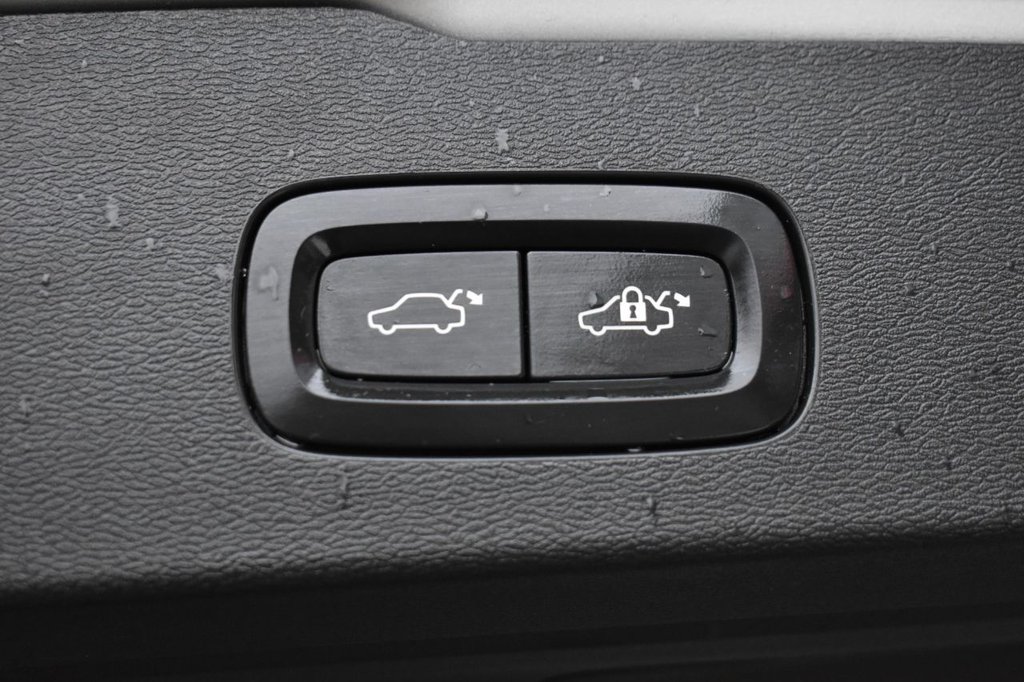 Used Volvo V60 2018 for sale - 77407803: Photo 35