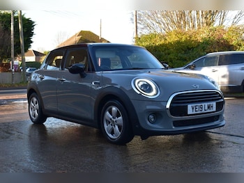 MINI Hatch feature image