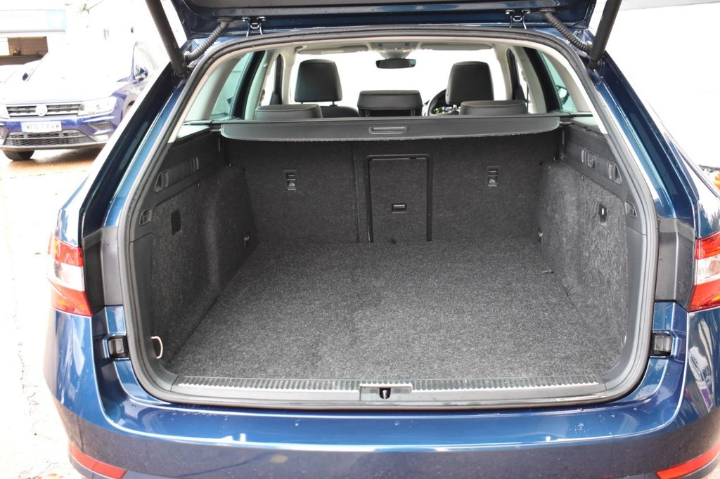 Used Skoda Superb 2022 for sale - 76724824: Photo 38