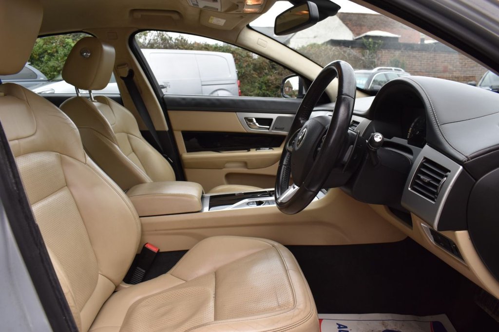 Used Jaguar XF 2013 for sale - 76469674: Photo 11