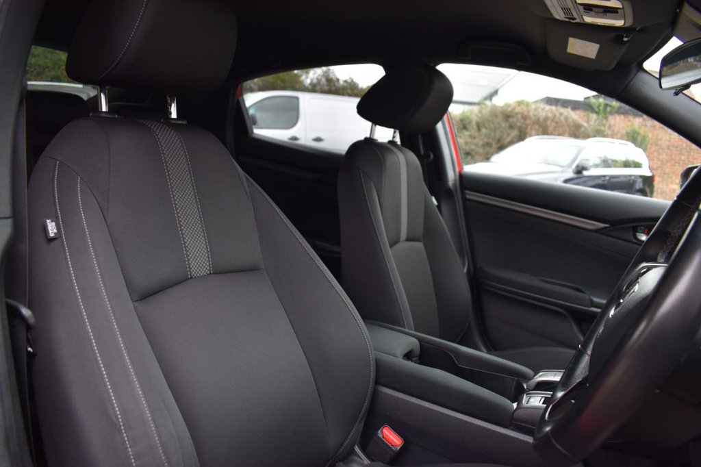 Used Honda Civic 2020 for sale - 76470523: Photo 12