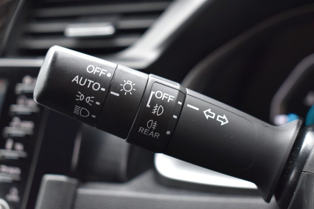 Used Honda Civic 2020 for sale - 76470523: Photo 20