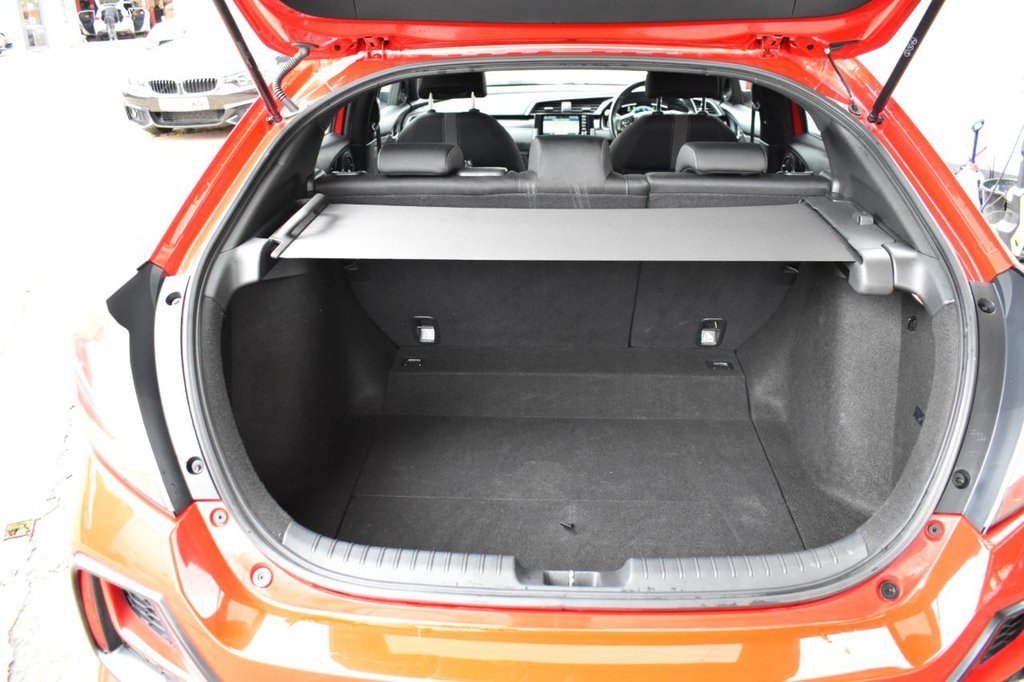 Used Honda Civic 2020 for sale - 76470523: Photo 29