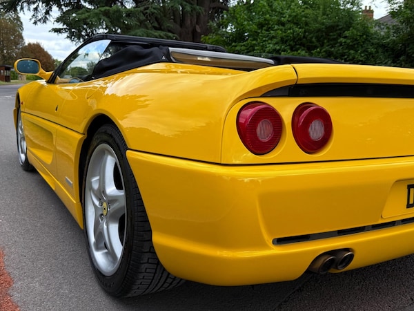 Used Ferrari F355 1998 for sale - 74823151: Photo 23