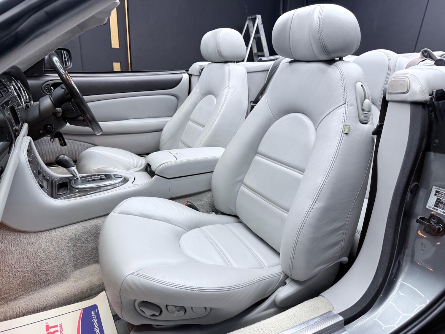 Used Jaguar XKR 2005 for sale - 77081434: Photo 40