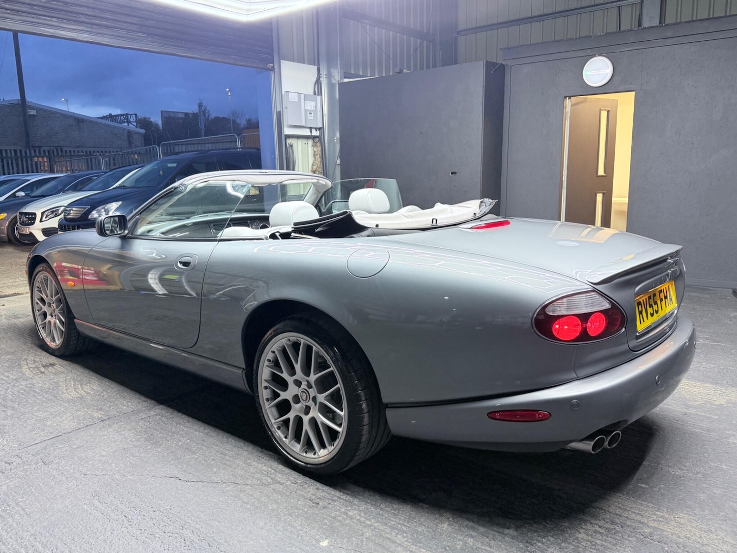 Used Jaguar XKR 2005 for sale - 77081434: Photo 5