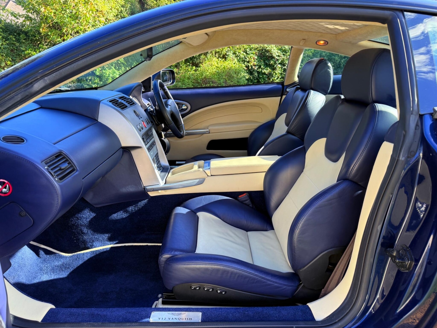 Used Aston Martin Vanquish 2004 for sale - 75949062: Photo 46