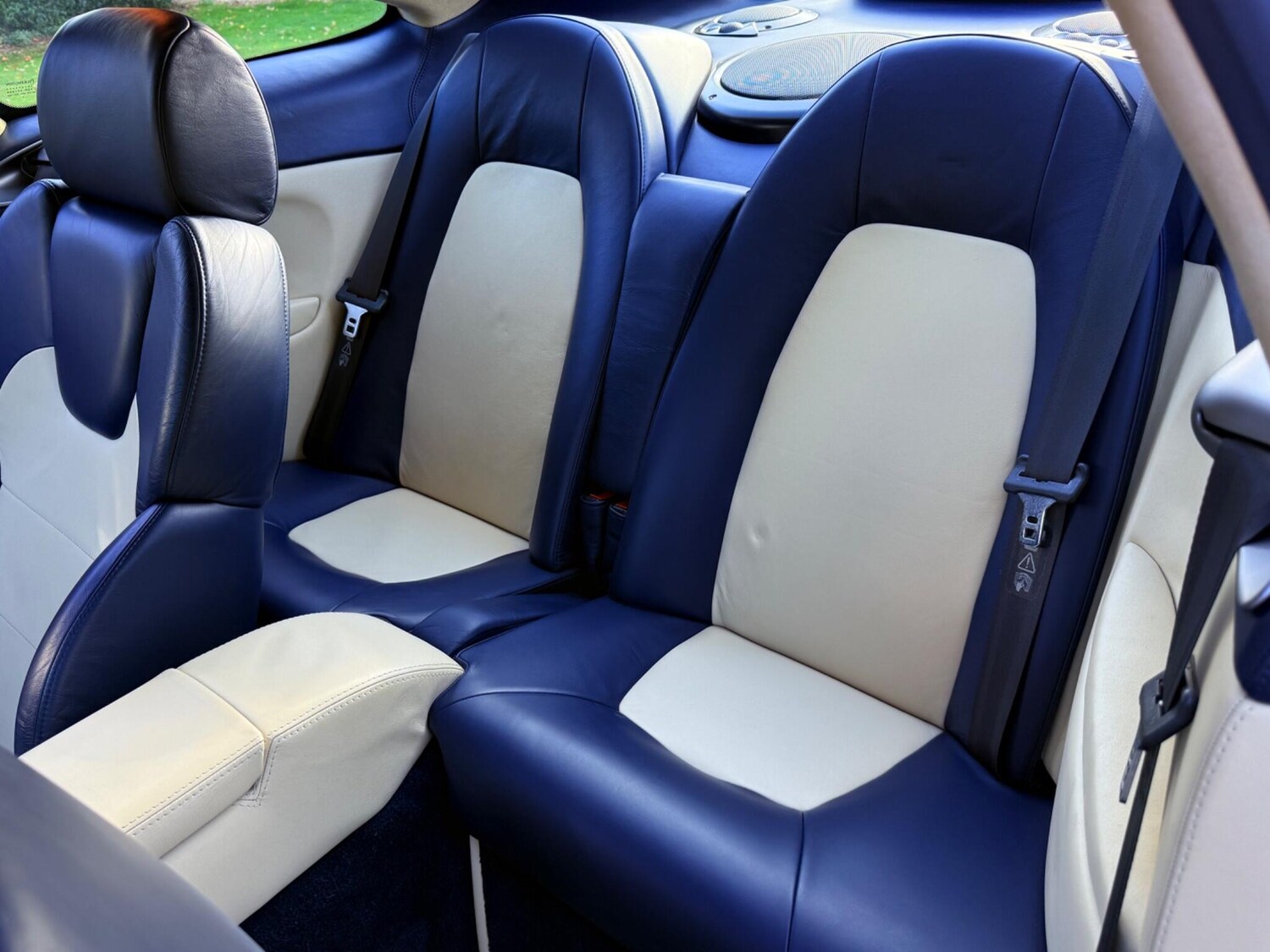 Used Aston Martin Vanquish 2004 for sale - 75949062: Photo 50