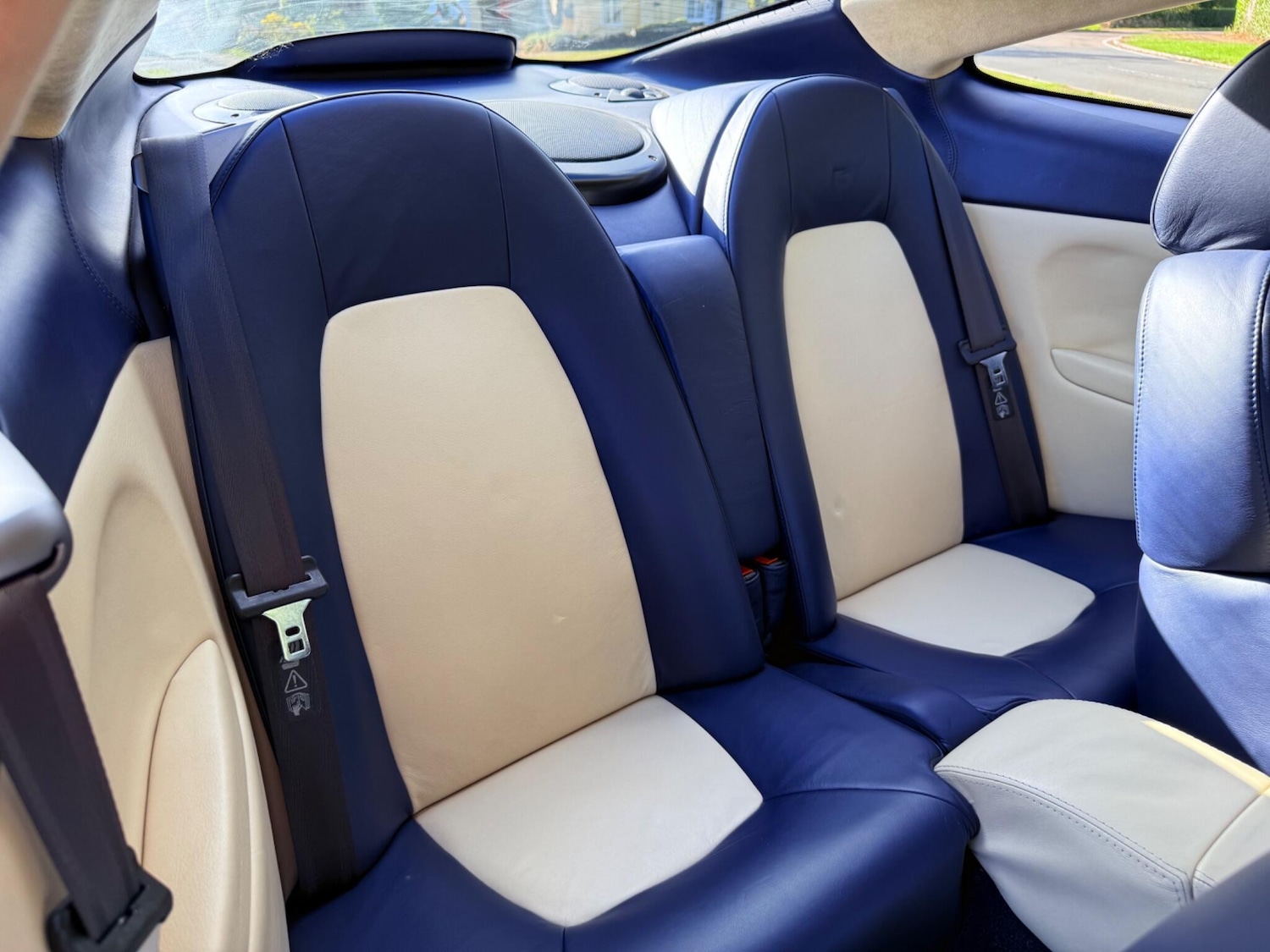 Used Aston Martin Vanquish 2004 for sale - 75949062: Photo 51