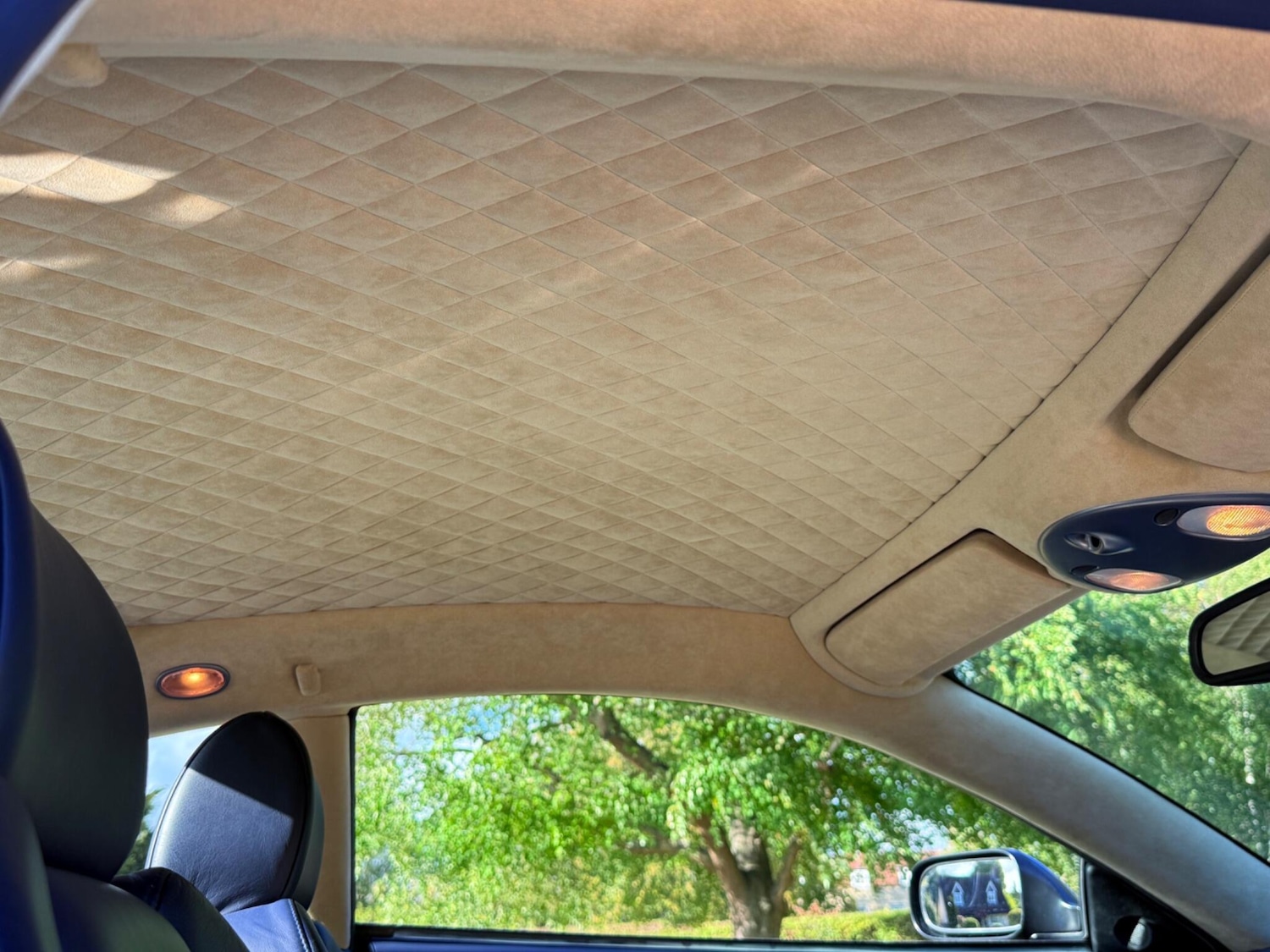 Used Aston Martin Vanquish 2004 for sale - 75949062: Photo 54