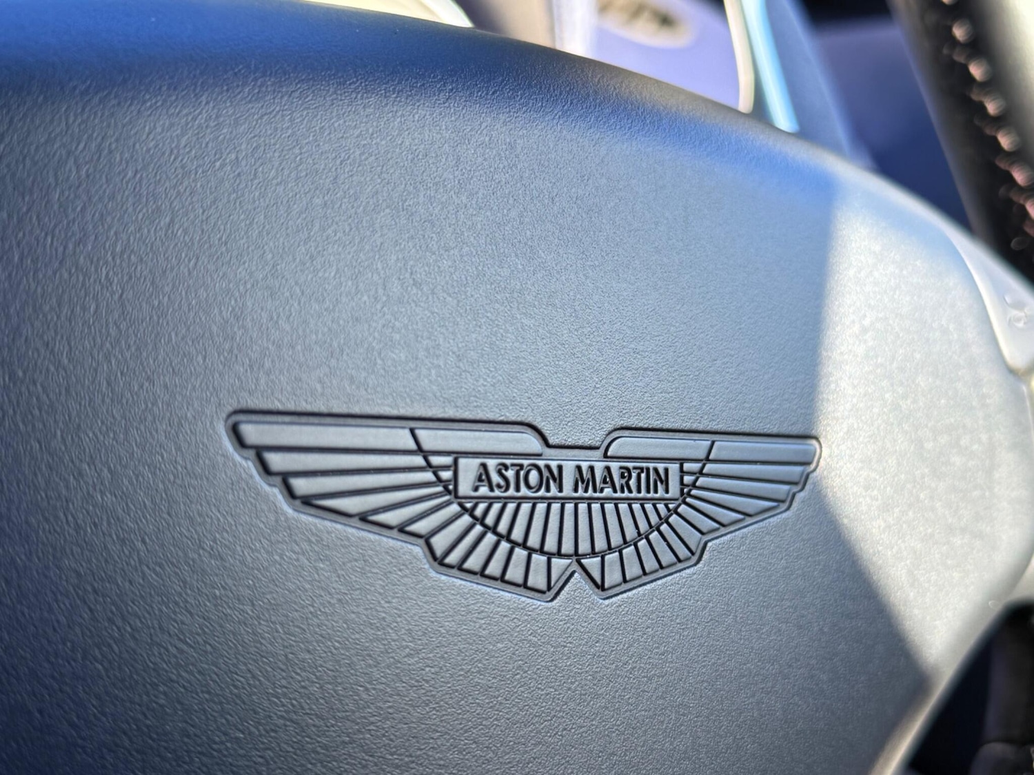 Used Aston Martin Vanquish 2004 for sale - 75949062: Photo 63