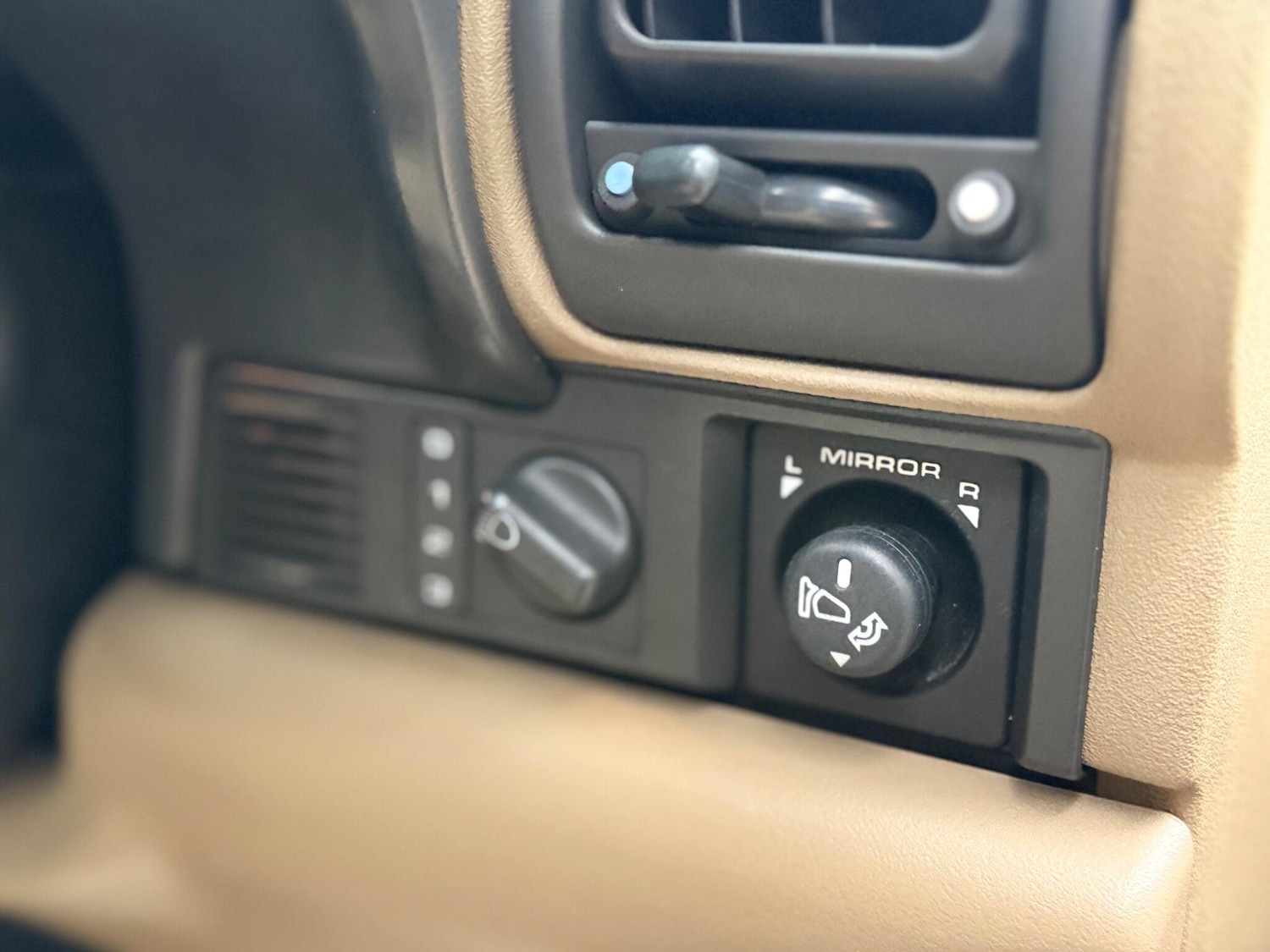 Used Land Rover Discovery 2002 for sale - 77425816: Photo 76