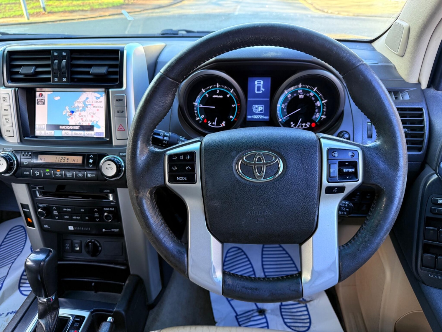 Used Toyota Land Cruiser 2013 for sale - 77351957: Photo 42