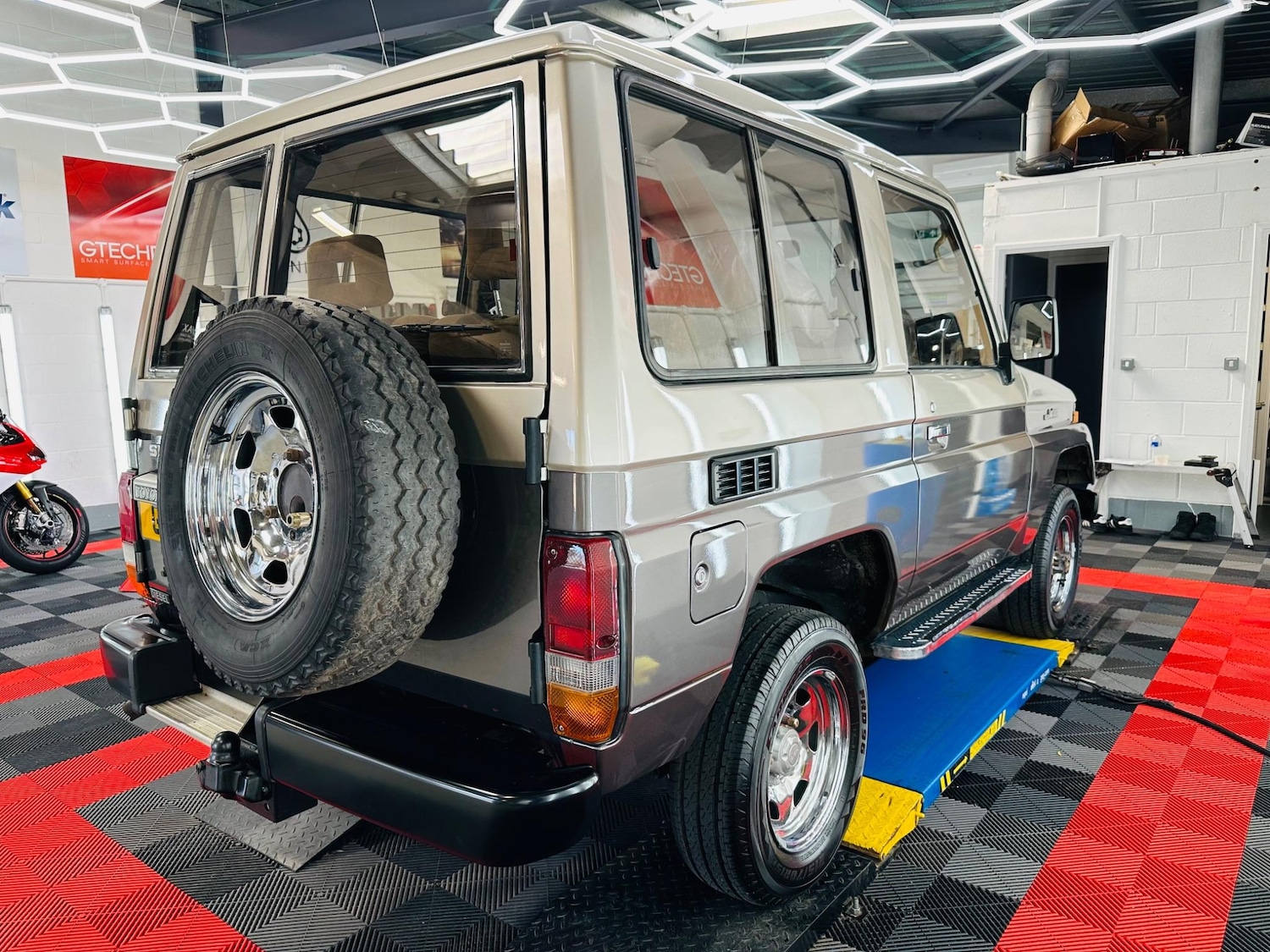 Used Toyota Land Cruiser for sale - 76538894: Photo 6