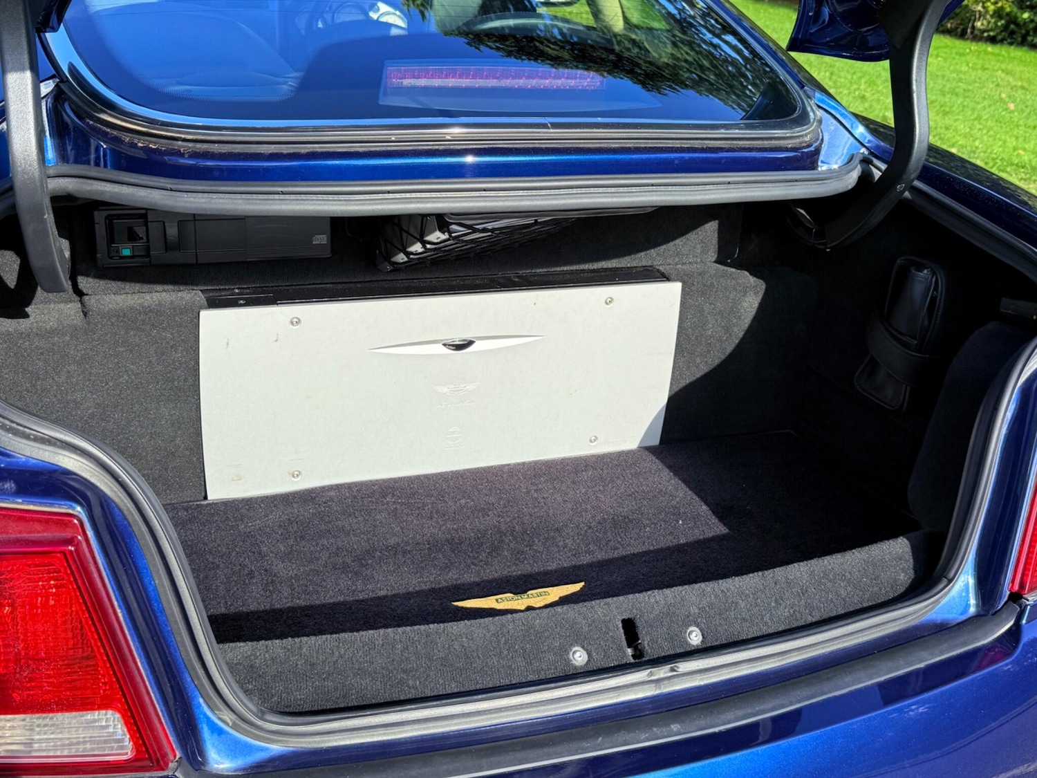 Used Aston Martin Vanquish 2004 for sale - 77769783: Photo 40