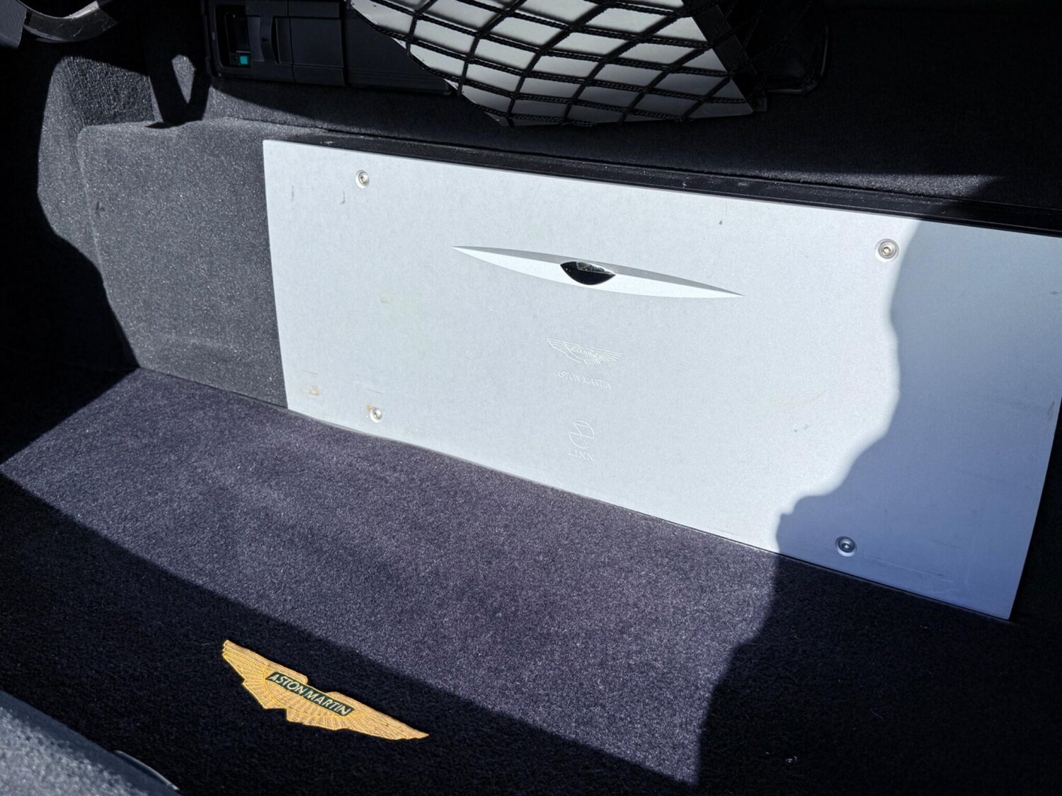 Used Aston Martin Vanquish 2004 for sale - 77769783: Photo 41