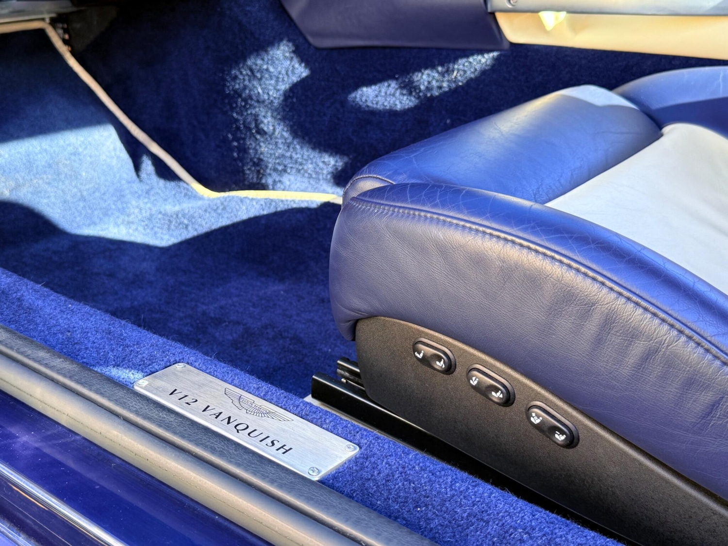 Used Aston Martin Vanquish 2004 for sale - 77769783: Photo 48