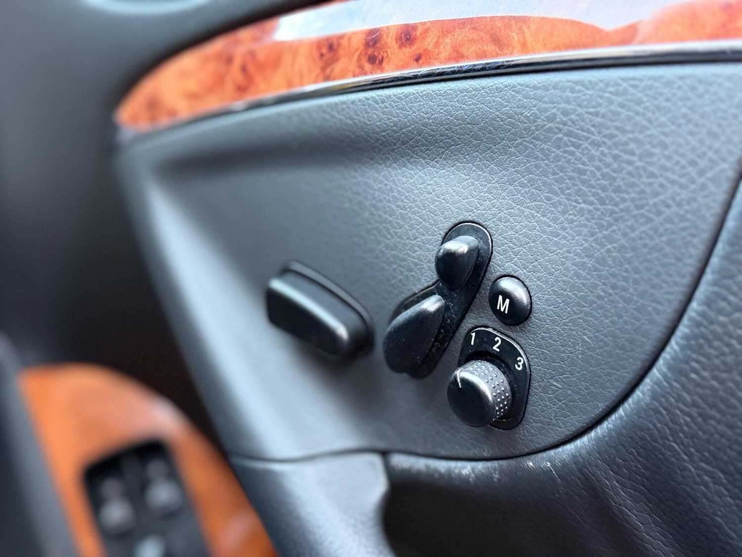 Used Mercedes-Benz CLK 2003 for sale - 77724244: Photo 70