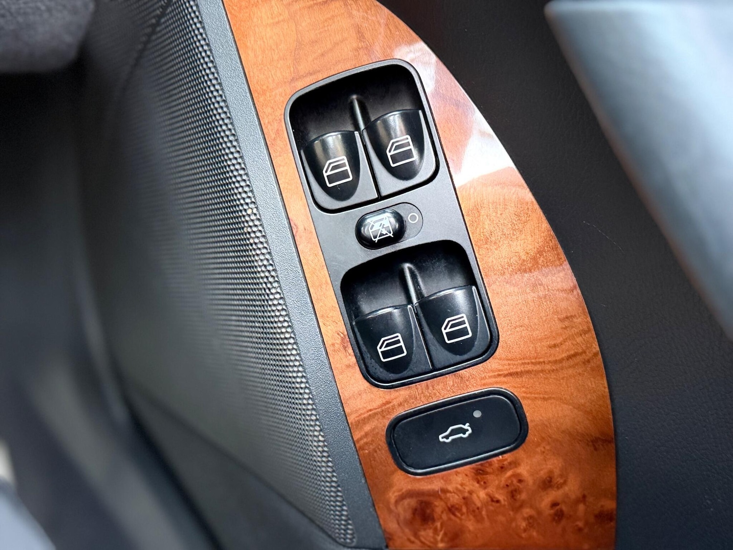 Used Mercedes-Benz CLK 2003 for sale - 77724244: Photo 71