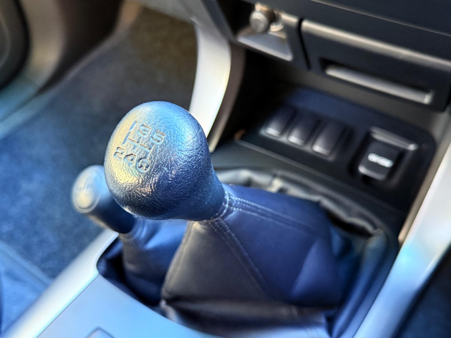 Used Toyota Land Cruiser 2004 for sale - 77229905: Photo 44