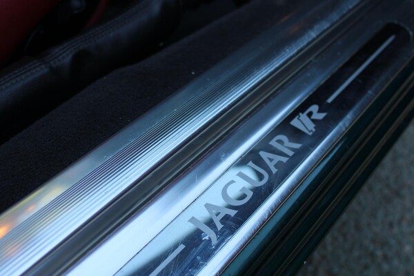 Used Jaguar XKR 2002 for sale - 56936774: Photo 29