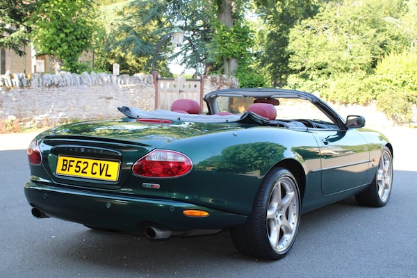 Used Jaguar XKR 2002 for sale - 56936774: Photo 2