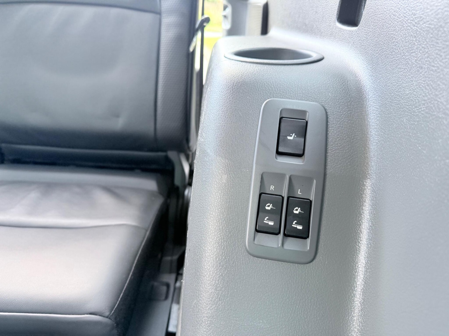 Used Toyota Land Cruiser 2013 for sale - 76865452: Photo 42