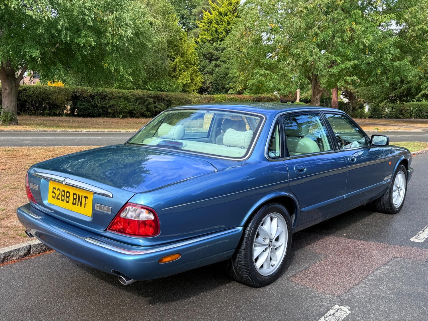 Used Jaguar XJ 1998 for sale - 76988759: Photo 4