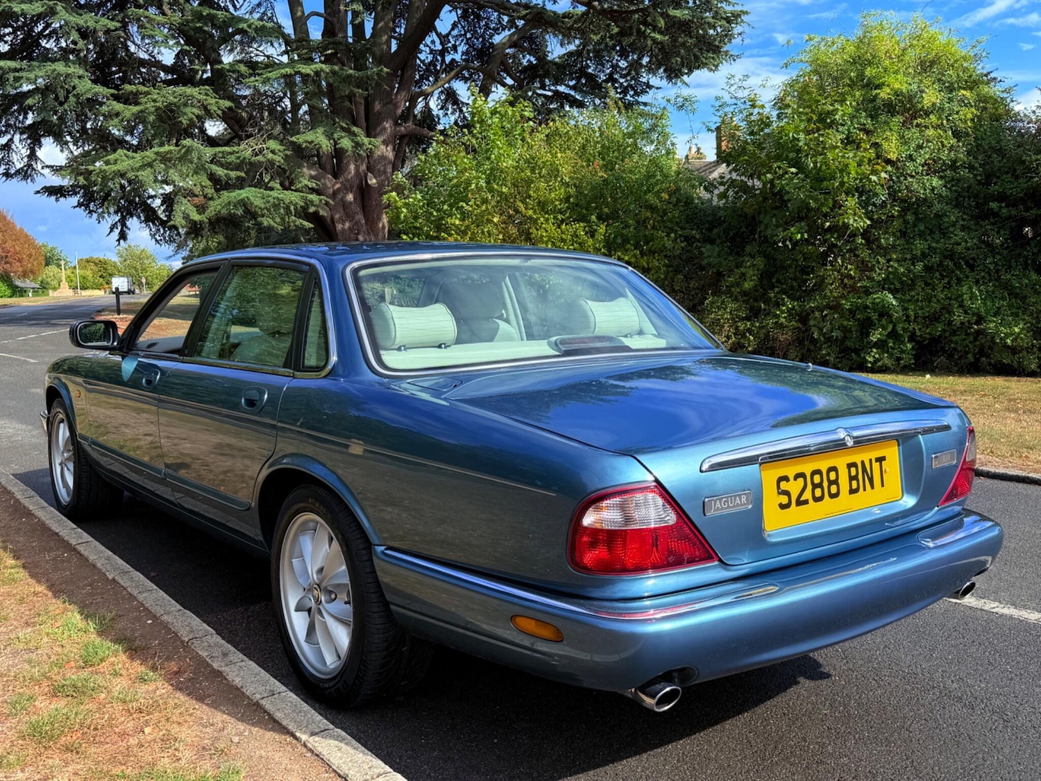 Used Jaguar XJ 1998 for sale - 76988759: Photo 6