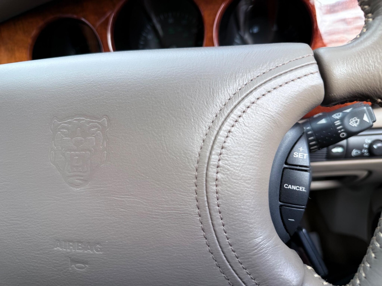 Used Jaguar XJ 1998 for sale - 76988759: Photo 64